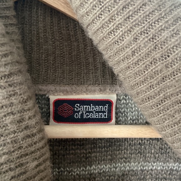 Samband of Iceland - Picture 3 of 6